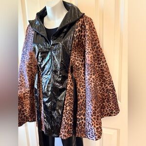 Ladies cape, one size fits all, belt can be removed